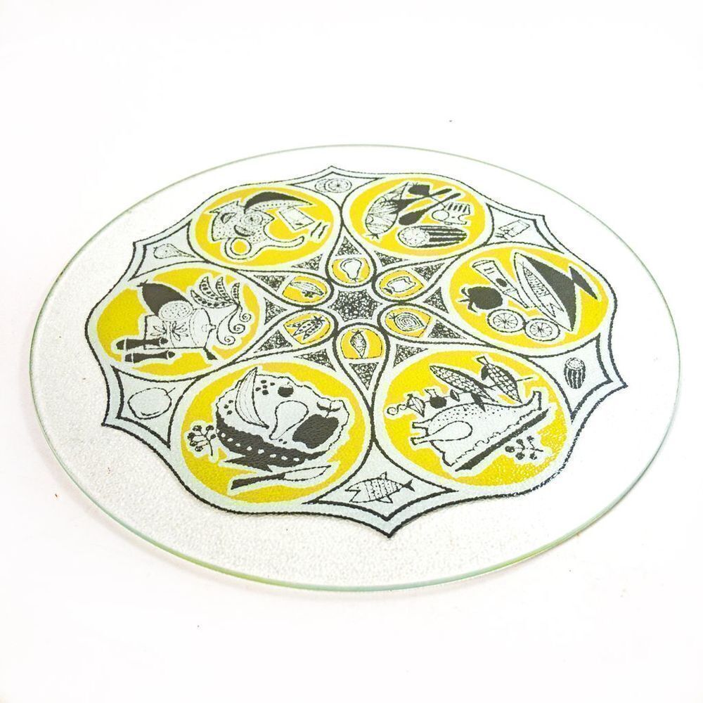 Vintage Retro Graphics Round Glass Cutting Board